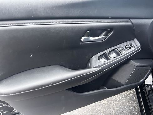 Used 2025 Nissan Sentra SV image 10