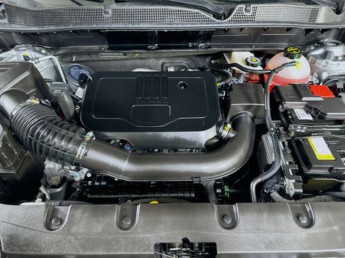 Used 2025 Chevrolet Blazer LT FWD image 30