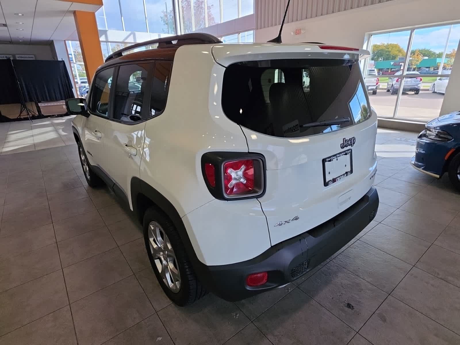 Used 2020 Jeep Renegade Limited AWD/4WD image 10