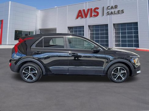 Used 2025 Kia Niro LX FWD image 5