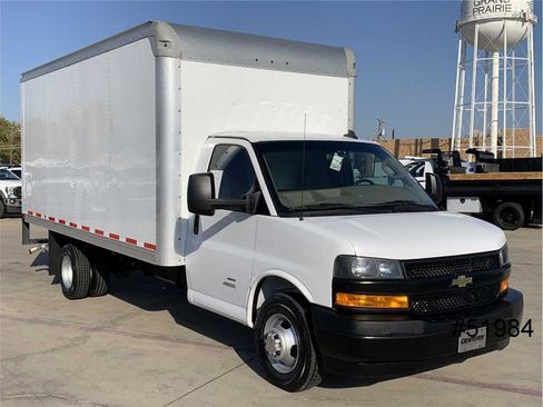 Used 2023 Chevrolet Express 4500 Extended w/ Power Convenience Package image 3