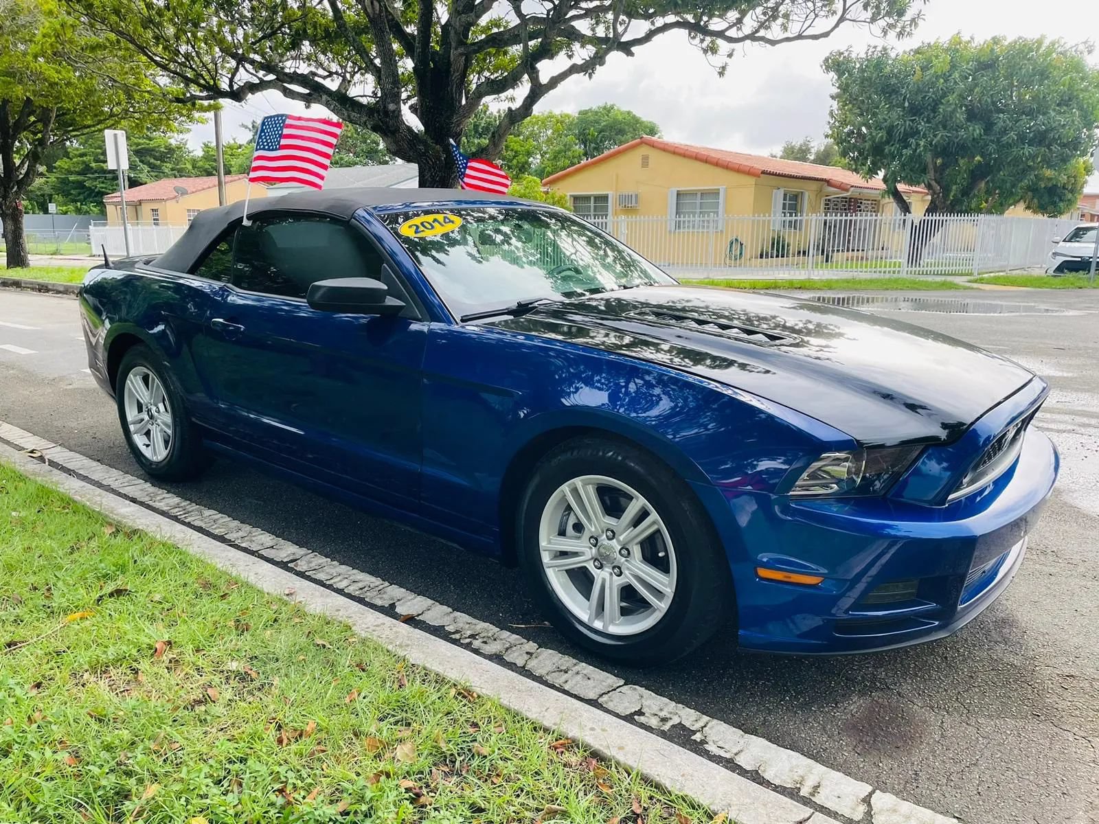 Used 2014 Ford Mustang Convertible w/ Equipment Group 102A RWD image 7