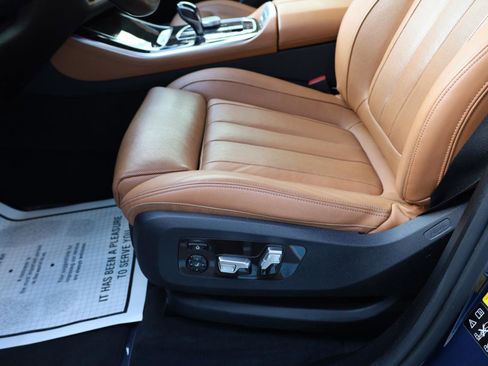 Used 2019 BMW X5 xDrive50i w/ M Sport Package AWD/4WD image 8