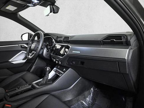 Certified 2024 Audi Q3 2.0T Premium Plus w/ Premium Plus Package image 23