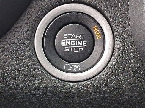 Used 2024 RAM 2500 Tradesman w/ Chrome Appearance Group image 17