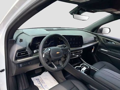 New 2026 Chevrolet Traverse LT w/ Driver Confidence Package AWD/4WD image 10