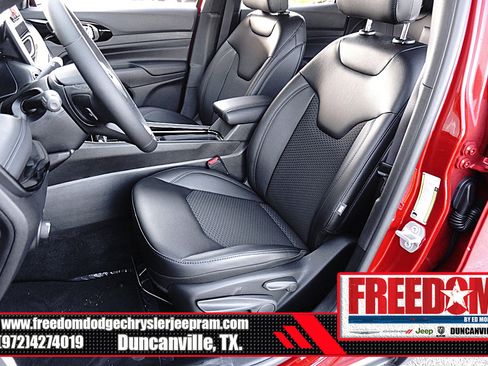 New 2026 Jeep Compass Latitude image 13