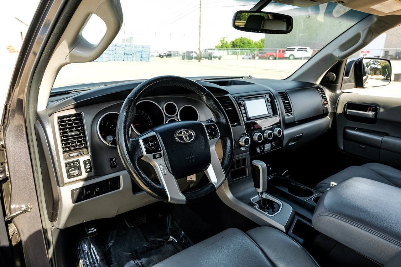 Used 2015 Toyota Sequoia Limited AWD/4WD image 3