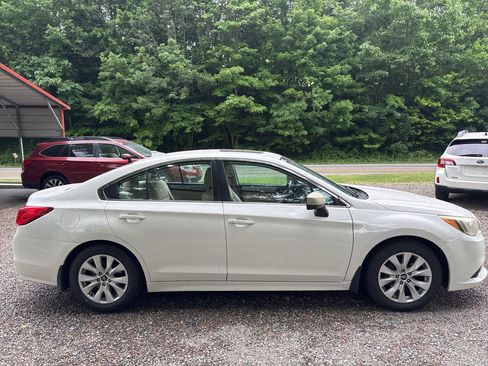 Used 2016 Subaru Legacy 2.5i Premium w/ Moonroof Package AWD/4WD image 8