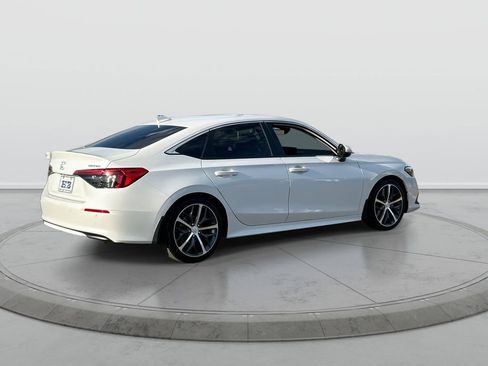 Used 2022 Honda Civic Touring image 8