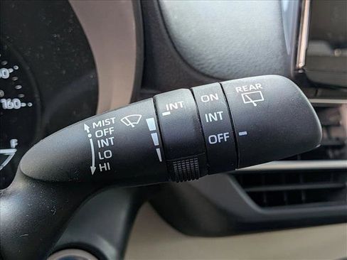 Used 2022 Toyota Sienna XLE image 10