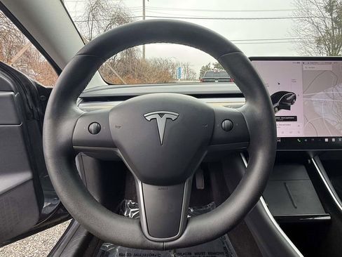 Used 2020 Tesla Model 3 Standard Range Plus image 19