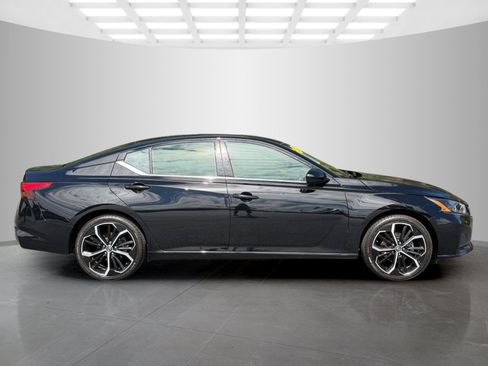 Used 2025 Nissan Altima 2.5 SR FWD image 6