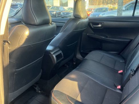 Used 2016 Toyota Camry SE FWD image 16