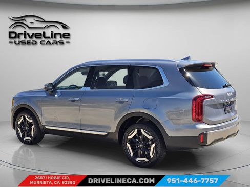 Used 2025 Kia Telluride S image 7