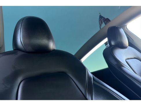 Used 2022 Tesla Model Y Long Range AWD/4WD image 19