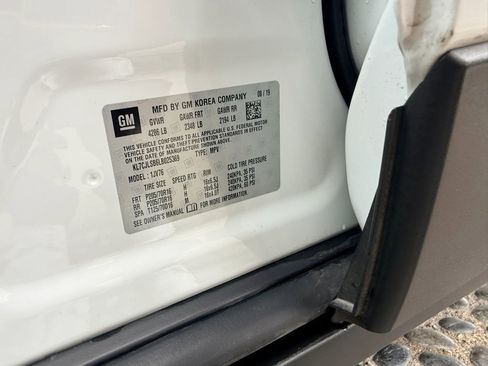 Used 2020 Chevrolet Trax LT w/ LT Convenience Package image 30