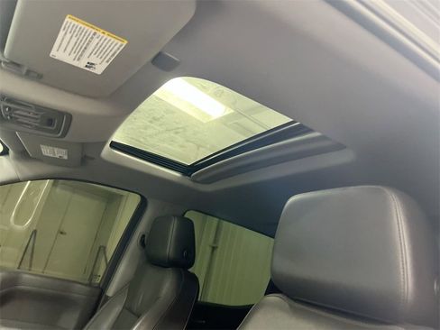 Used 2019 GMC Sierra 1500 SLT w/ SLT Premium Plus Package image 18