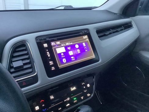 Certified 2017 Honda HR-V EX image 17