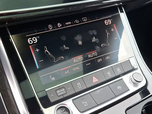 Used 2021 Audi Q7 3.0T Premium Plus w/ Premium Plus Package AWD/4WD image 17
