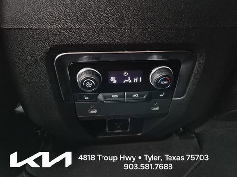 Used 2023 Chevrolet Tahoe Z71 w/ Luxury Package AWD/4WD image 29