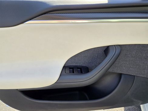 Used 2021 Tesla Model S Plaid image 28