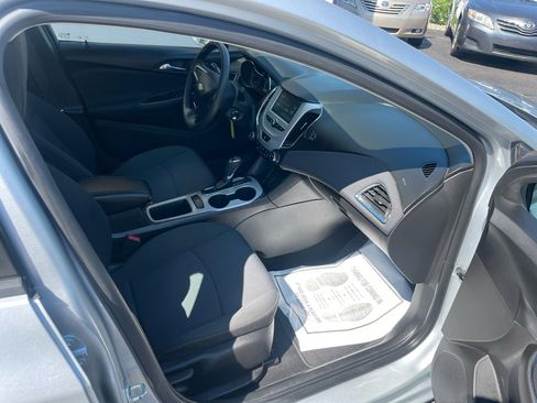 Used 2018 Chevrolet Cruze LS image 28