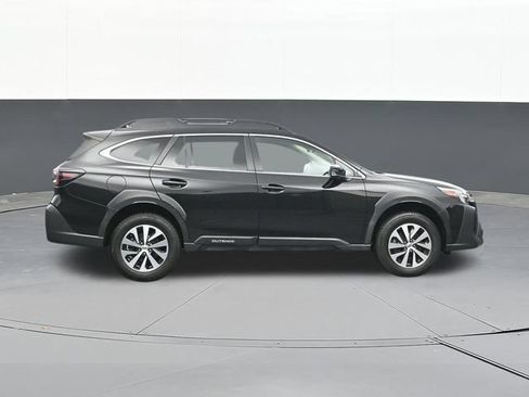 Used 2023 Subaru Outback Premium AWD/4WD image 16