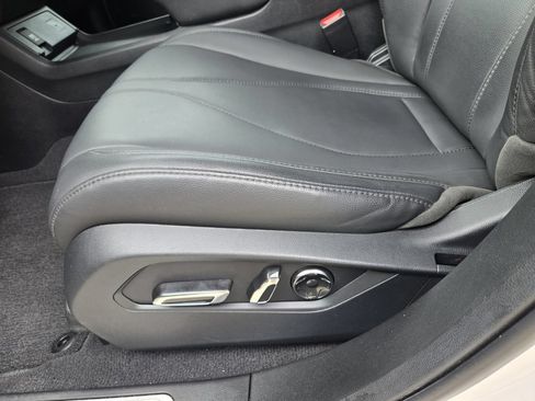 Used 2024 Acura RDX SH-AWD image 16