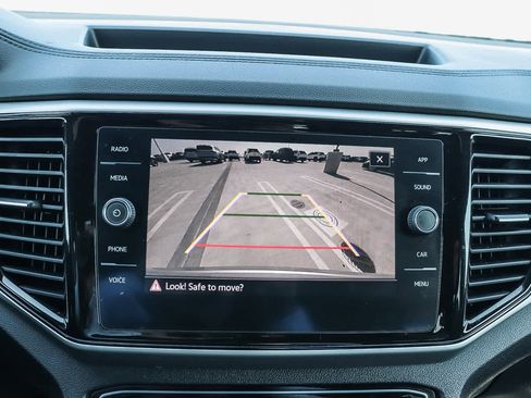 Used 2022 Volkswagen Atlas Cross Sport SE image 23