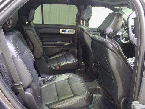 Used 2020 Ford Explorer Limited image 19