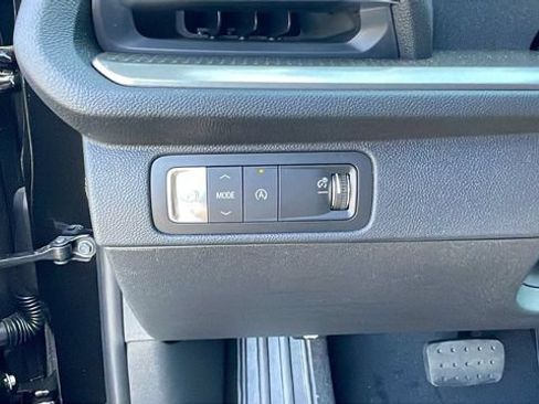 New 2026 Chevrolet Traverse LT w/ LPO, Floor Liner Package FWD image 25
