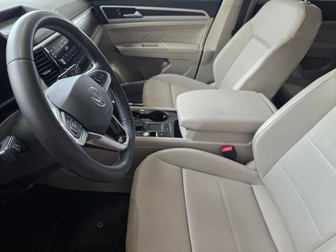 Used 2023 Volkswagen Atlas SE w/ Panoramic Sunroof Package FWD image 11