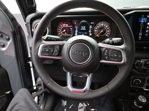 Used 2024 Jeep Wrangler Unlimited Sahara w/ Technology Group AWD/4WD image 12