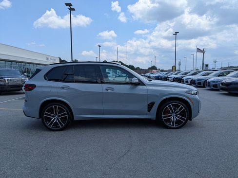 New 2026 BMW X5 xDrive40i w/ M Sport Package AWD/4WD image 2