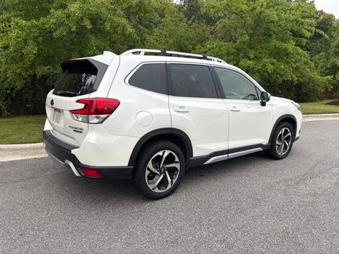Used 2023 Subaru Forester Touring AWD/4WD image 2