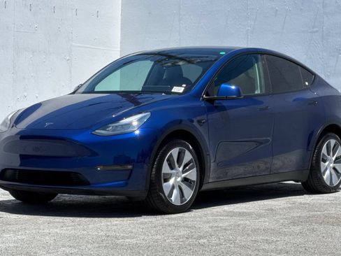 Used 2021 Tesla Model Y Long Range AWD/4WD image 7