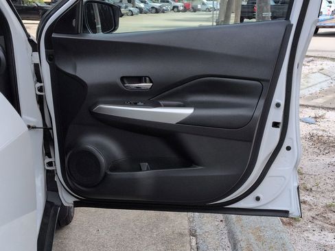 Used 2020 Nissan Kicks SR w/ SR Premium Package FWD image 20