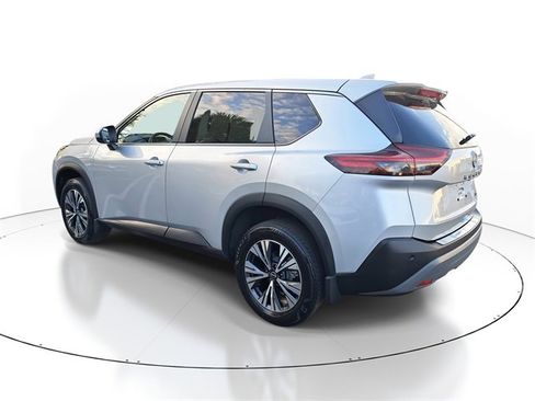 Used 2023 Nissan Rogue SV image 4