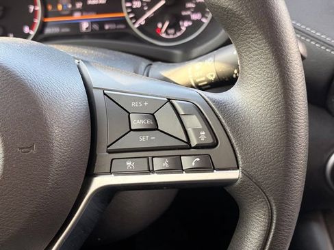 Used 2025 Nissan Sentra SV FWD image 14
