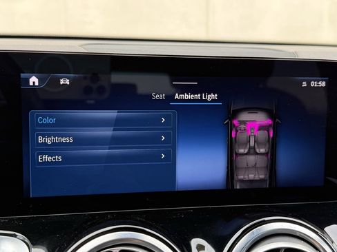 Used 2025 Mercedes-Benz GLB 250 image 12