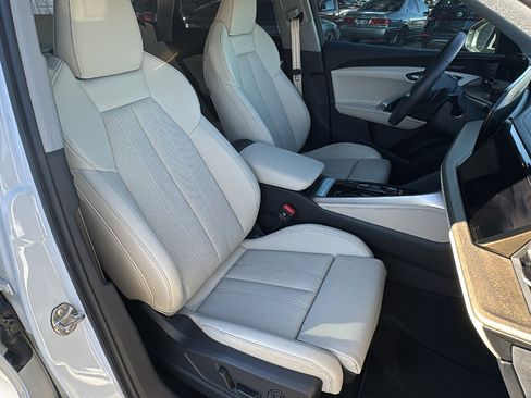 Used 2025 Audi Q5 Prestige image 32