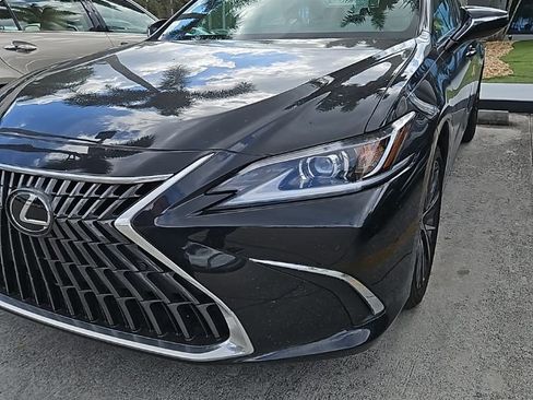 Used 2025 Lexus ES 300h w/ Premium Package image 3