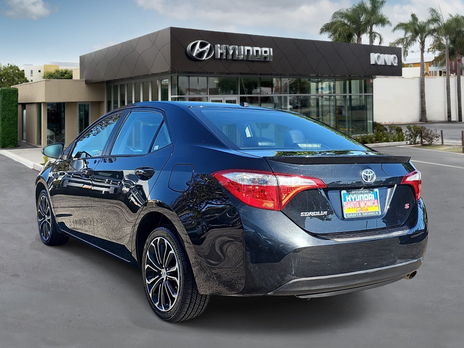 Used 2014 Toyota Corolla S Premium w/ Driver Convenience Package FWD image 5