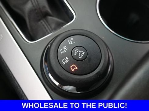 Used 2015 Ford Explorer XLT w/ Equipment Group 202A AWD/4WD image 29