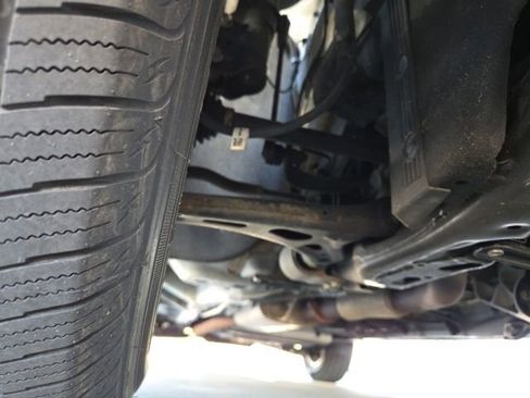 Used 2023 GMC Acadia SLT FWD image 79