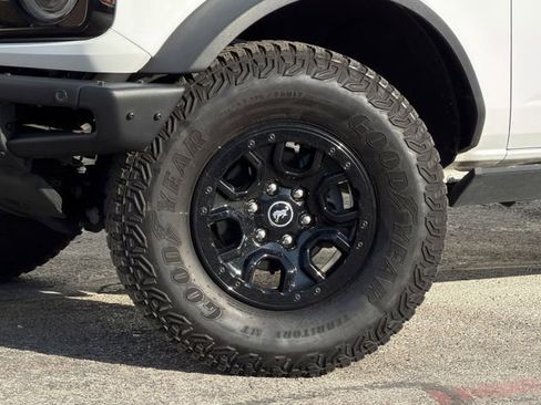 Used 2024 Ford Bronco Wildtrak AWD/4WD image 8