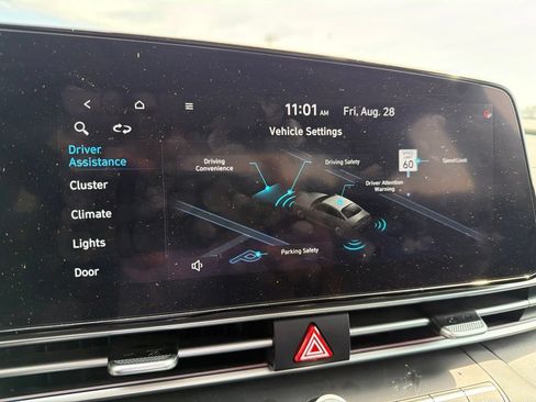 Used 2025 Hyundai Elantra SEL FWD image 37