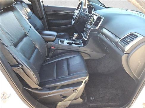 Used 2018 Jeep Grand Cherokee Limited image 22