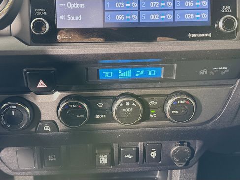 Used 2023 Toyota Tacoma TRD Sport image 16